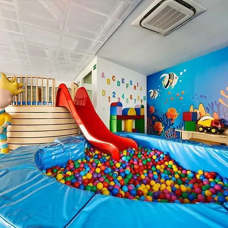 Appartamento Z Widokiem Na Morze Z Aneksem Kuchennym I Basenem Ultra Marine