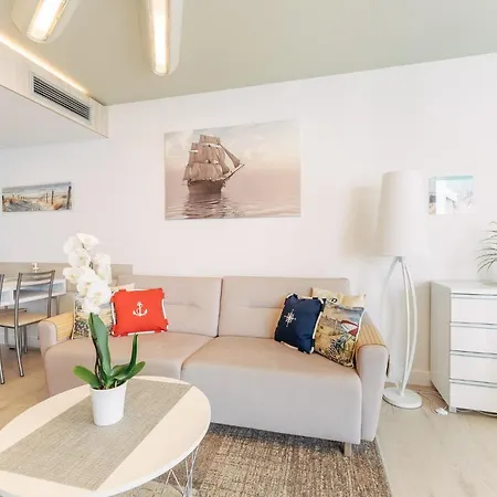 Z Widokiem Na Morze Z Aneksem Kuchennym I Basenem Ultra Marine 아파트 *