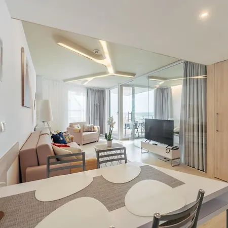 아파트 Z Widokiem Na Morze Z Aneksem Kuchennym I Basenem Ultra Marine