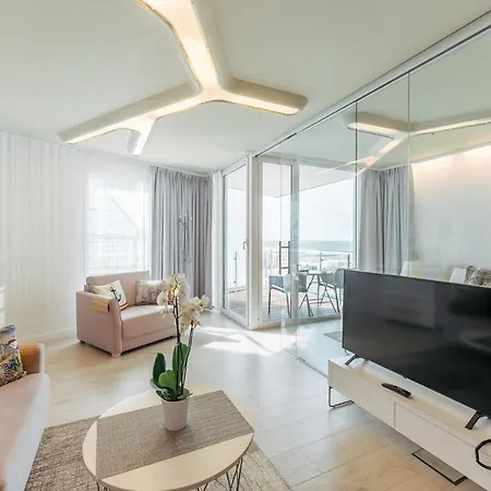 Z Widokiem Na Morze Z Aneksem Kuchennym I Basenem Ultra Marine شقة