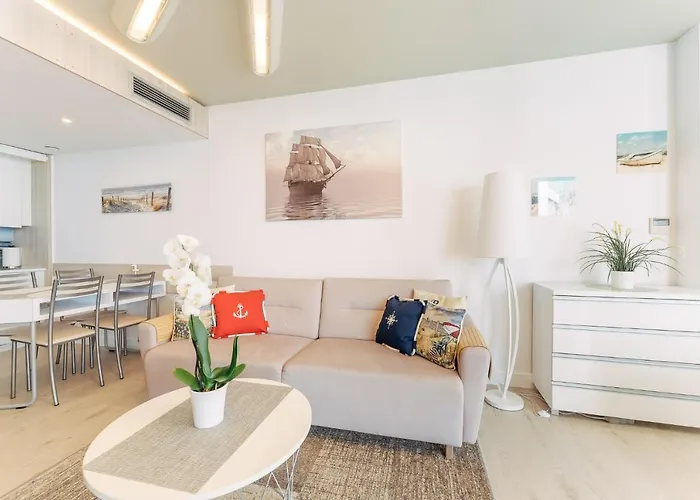 Z Widokiem Na Morze Z Aneksem Kuchennym I Basenem Ultra Marine Apartment *