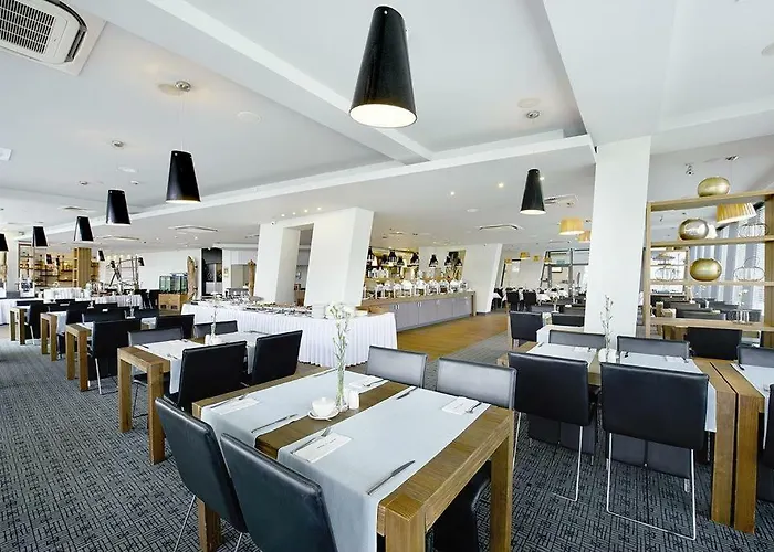 Z Widokiem Na Morze Z Aneksem Kuchennym I Basenem Ultra Marine *